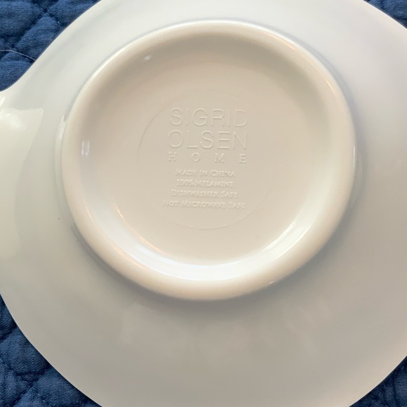 Four Sigrid Olsen Home Melamine Fish-Shaped Bowls - Picture 4 of 4